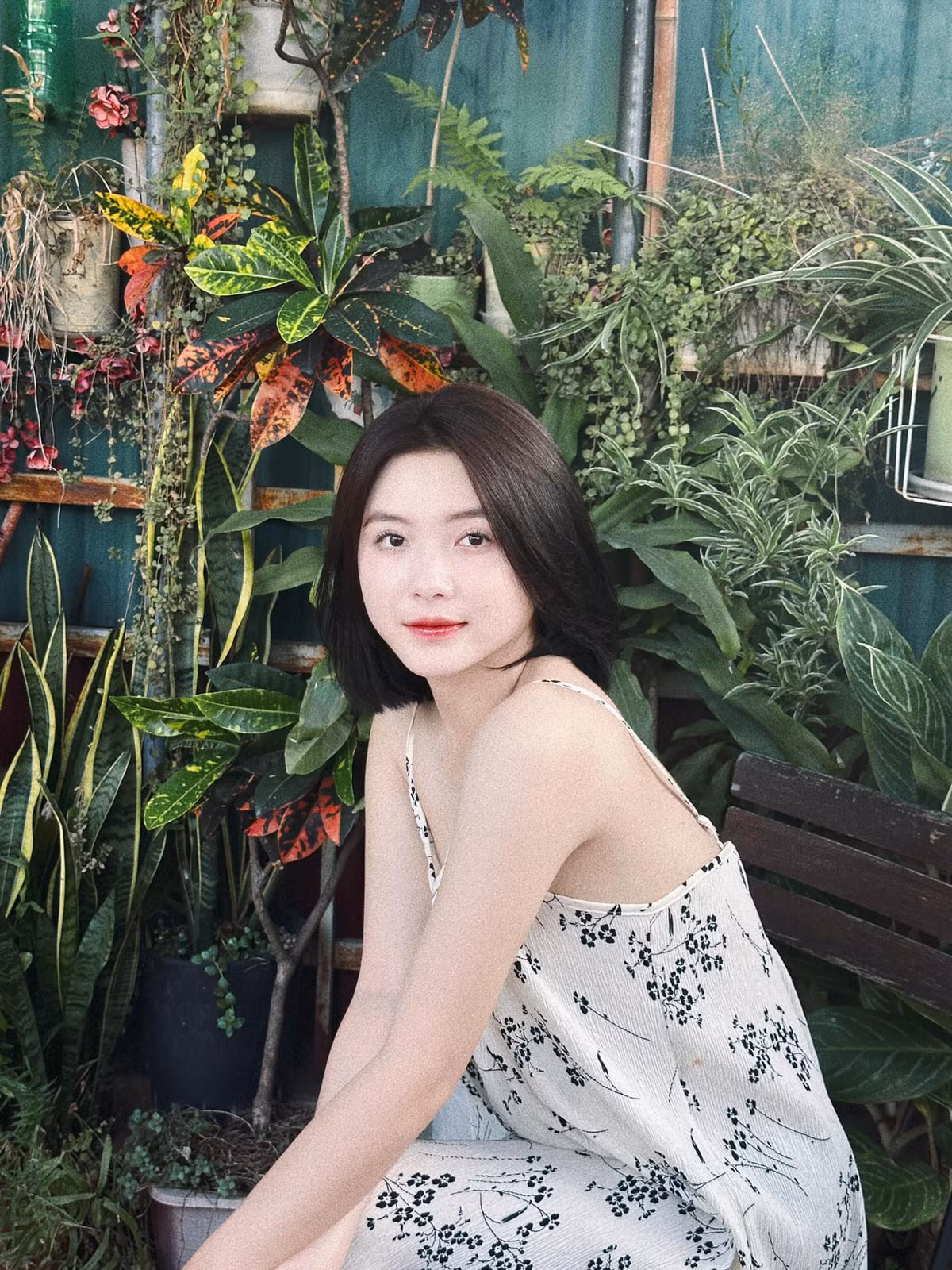 Thậm chí có người còn cho rằng trong vài khoảnh khắc Thêu còn xinh đẹp tựa búp bê.