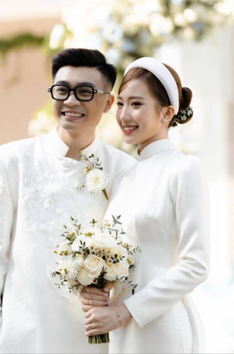 Lê Thị Khánh Huyền và thiếu gia Duy Nhỏ lên xe hoa vào cuối tháng 12/2022. Đám cưới của họ được khen ngợi đẹp như cổ tích.