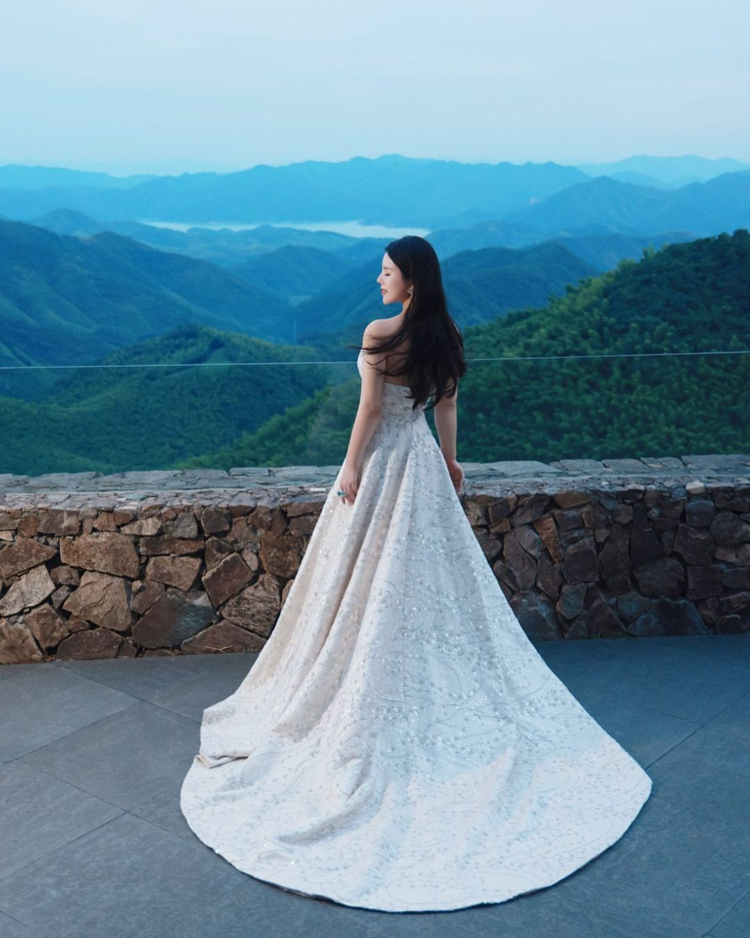 Cô hiện là một doanh nhân, người có ảnh hưởng trong giới thời trang cao cấp trong nước và trên thế giới.