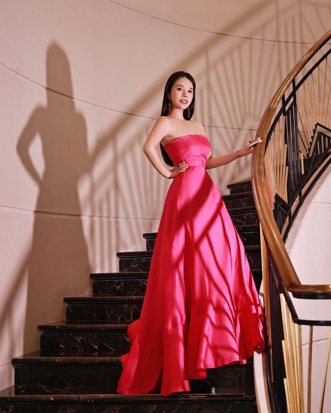 Với tầm ảnh hưởng của mình, cô thường xuyên có mặt ở hàng ghế đầu trong các show diễn, tuần lễ thời trang lớn nhất thế giới.