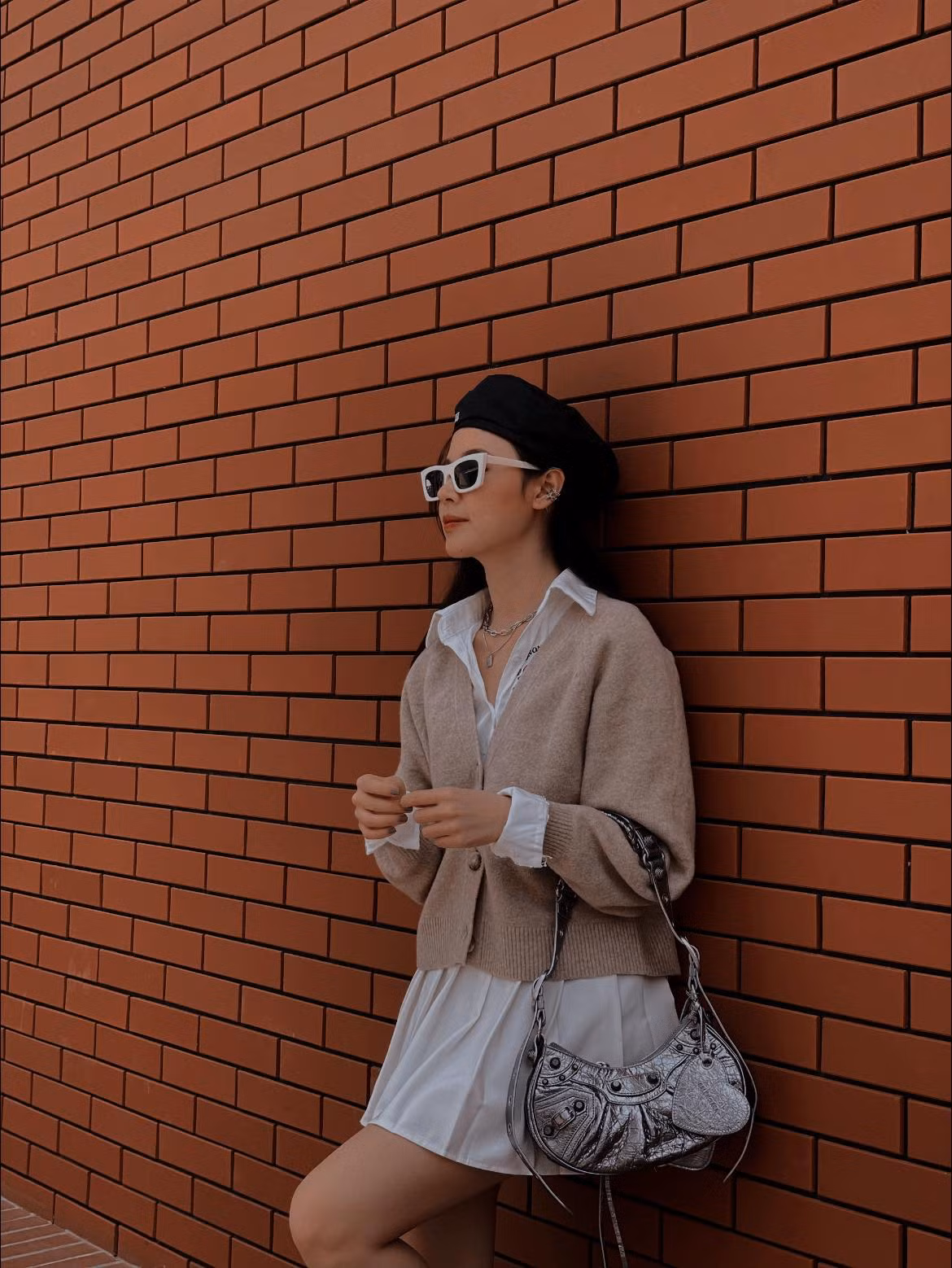 Năm 2016, Midu thành lập thương hiệu thời trang riêng, hiện mở nhiều cửa hàng trên địa bàn TP. Hồ Chí Minh. Làm nhiều công việc một lúc nên Midu xứng danh là nữ đại gia quyến rũ trong mắt khán giả. Ảnh: FBNV