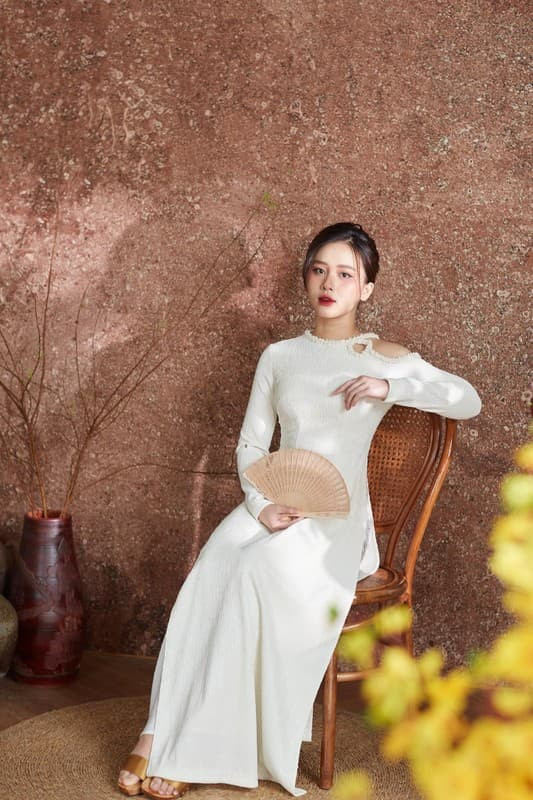 Nhan sắc của Hoa Mỹ nhận được nhiều lời khen từ cư dân mạng.