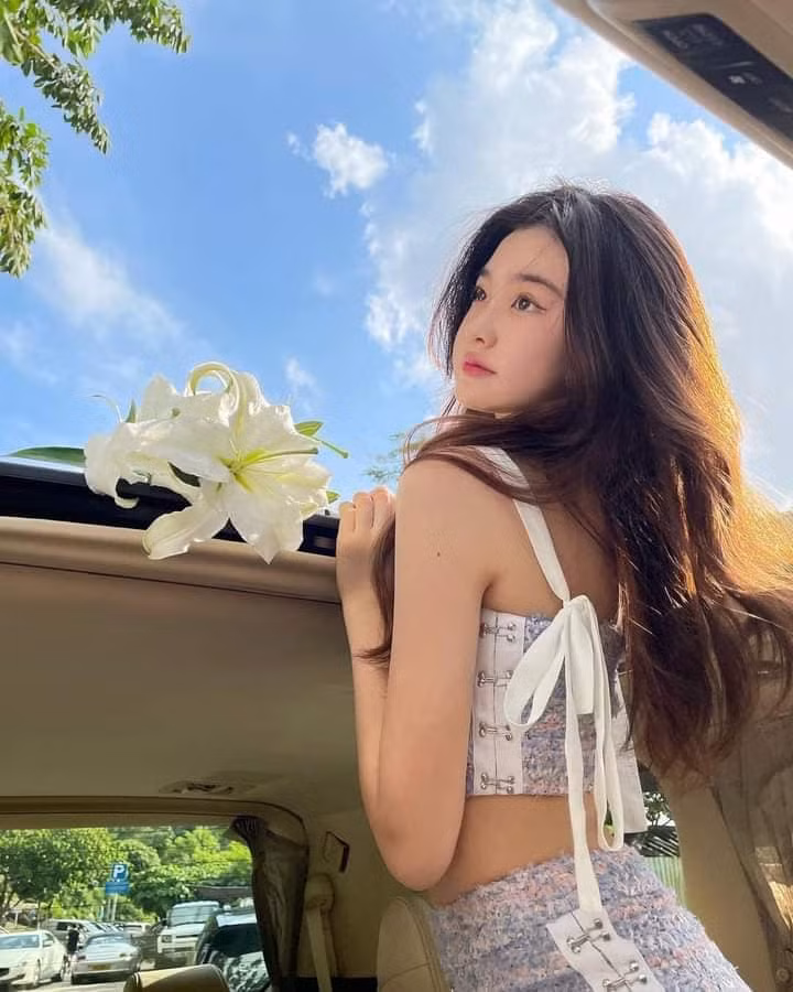 Dù còn nhỏ tuổi nhưng Tianyi Wang đã sở hữu một đôi chân vừa thon vừa dài đáng ngưỡng mộ. Ảnh: IGNV