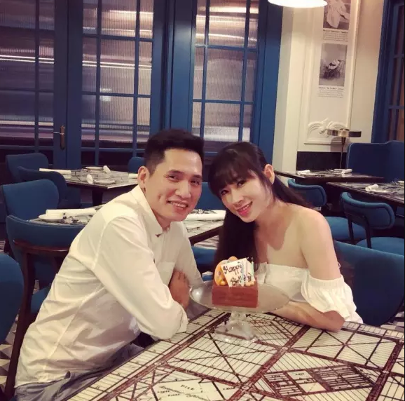 Vợ của anh hiện công tác tại Đài Truyền hình Việt Nam.