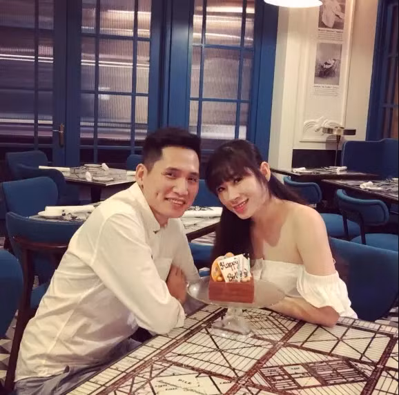 Vợ của anh hiện công tác tại Đài Truyền hình Việt Nam.