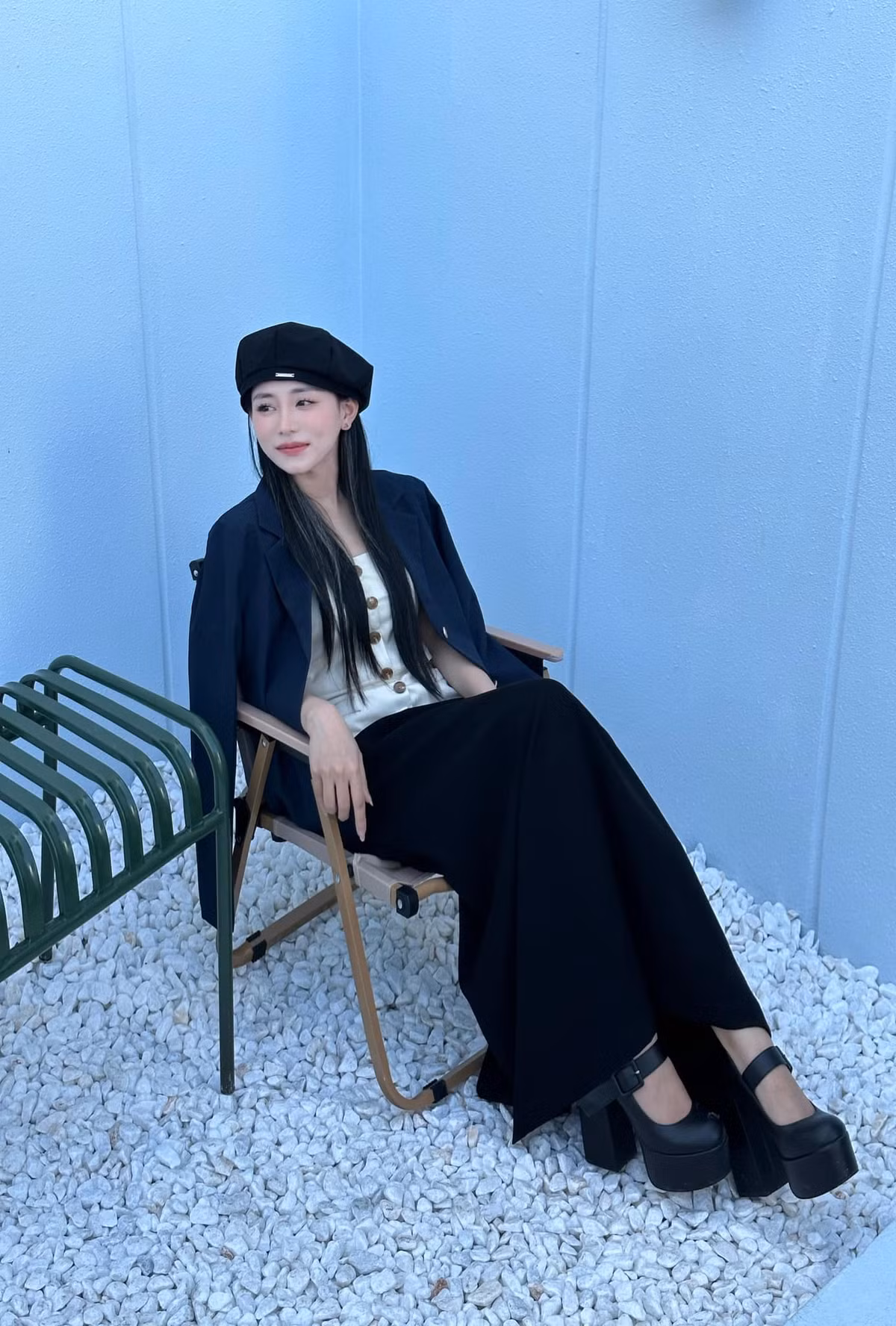 Từng chia sẻ với báo chí, Minh Thu cho biết thời gian qua cô tạm gác việc dạy học để có thể theo đuổi công việc phù hợp với bản thân.