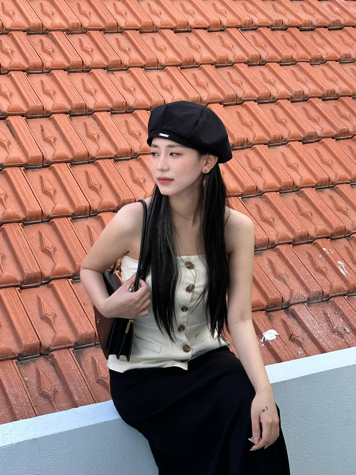 Sau gần 2 năm nổi tiếng, thời điểm hiện tại cô giáo trẻ chọn cuộc sống kín tiếng, không tạo thị phi như trước nữa.