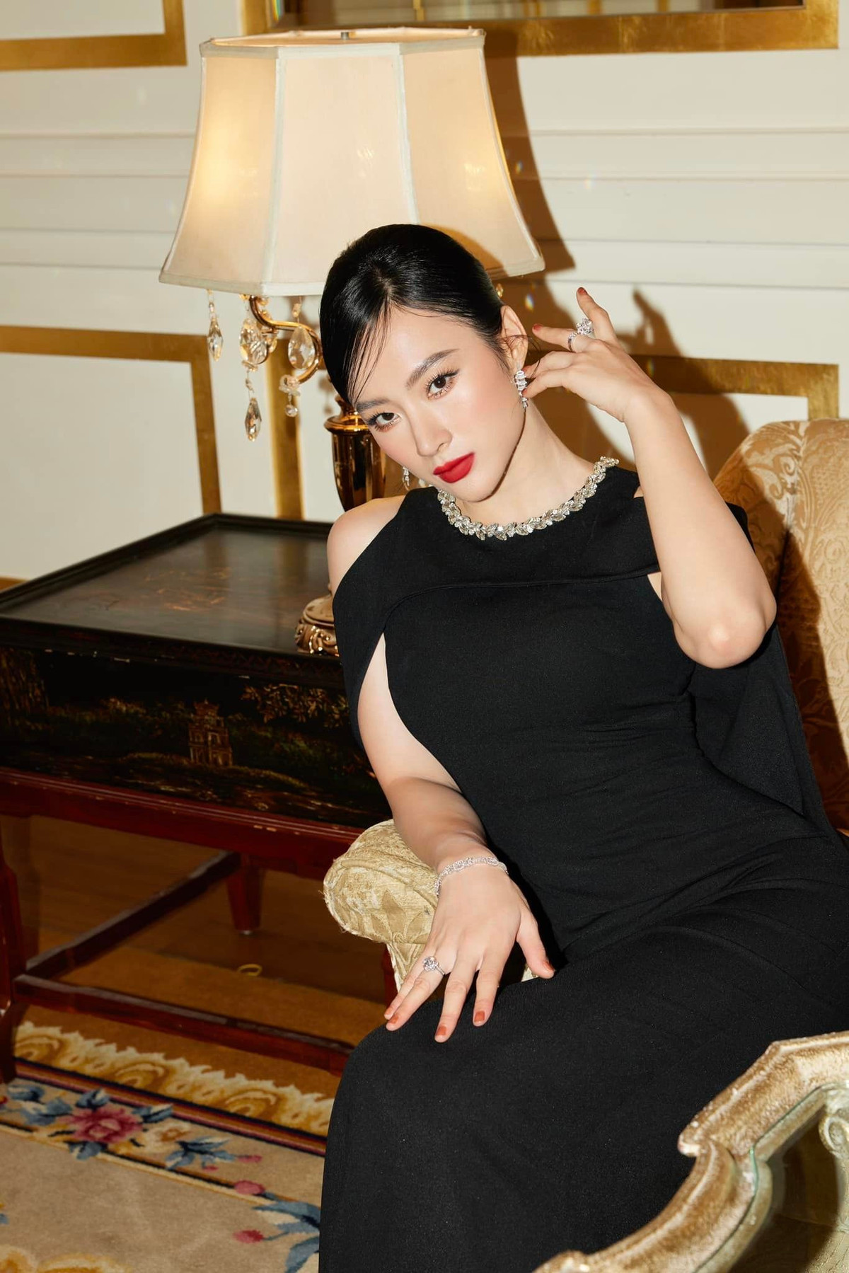 Cho đến thời điểm mới đây, Angela Phương Trinh bắt đầu tham gia nhiều sự kiện, mỗi lần cô xuất hiện đều nổi bật. Ảnh: FBNV