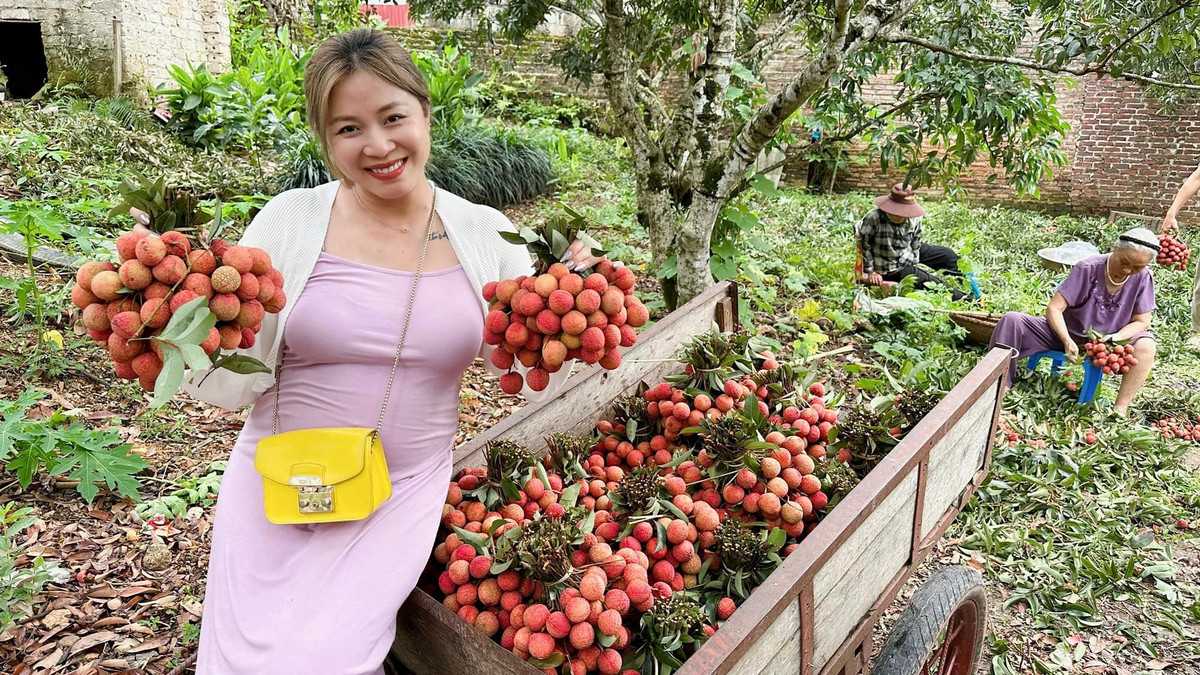 Cô được yêu thích bởi phong cách trẻ trung, năng động cùng sự bản lĩnh, chuyên nghiệp trong công việc.
