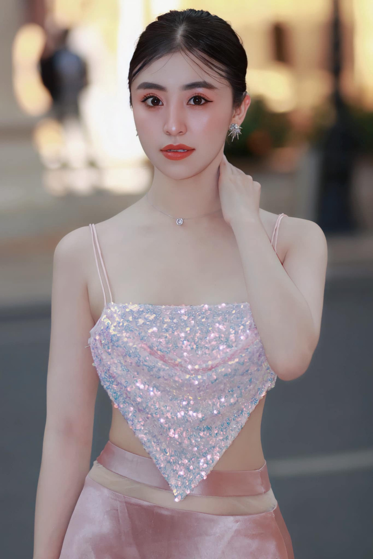 Dễ dàng nhận thấy, ngoại hình của "hiện tượng mạng" sau 10 năm có nhiều thay đổi.