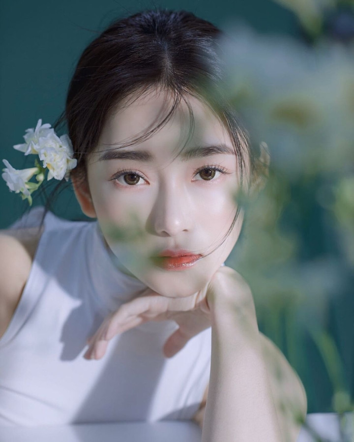 Ngoài nghề nghiệp gây chú ý, "nữ thần y khoa" còn nổi tiếng nhờ nhan sắc xinh đẹp như thiên thần.