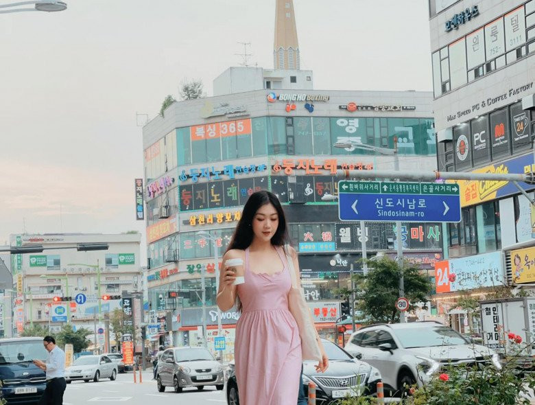 Có lẽ vì chăm chỉ trong phòng tập như vậy mà cô có được vóc dáng đẹp, đáng mơ ước như hiện tại.