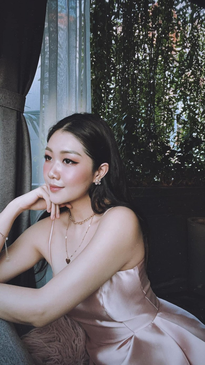 Trên mạng xã hội, Nam Phương thường xuyên chia sẻ những hình ảnh miệt mài ở phòng tập, chạy bộ, đạp xe, bơi lội...