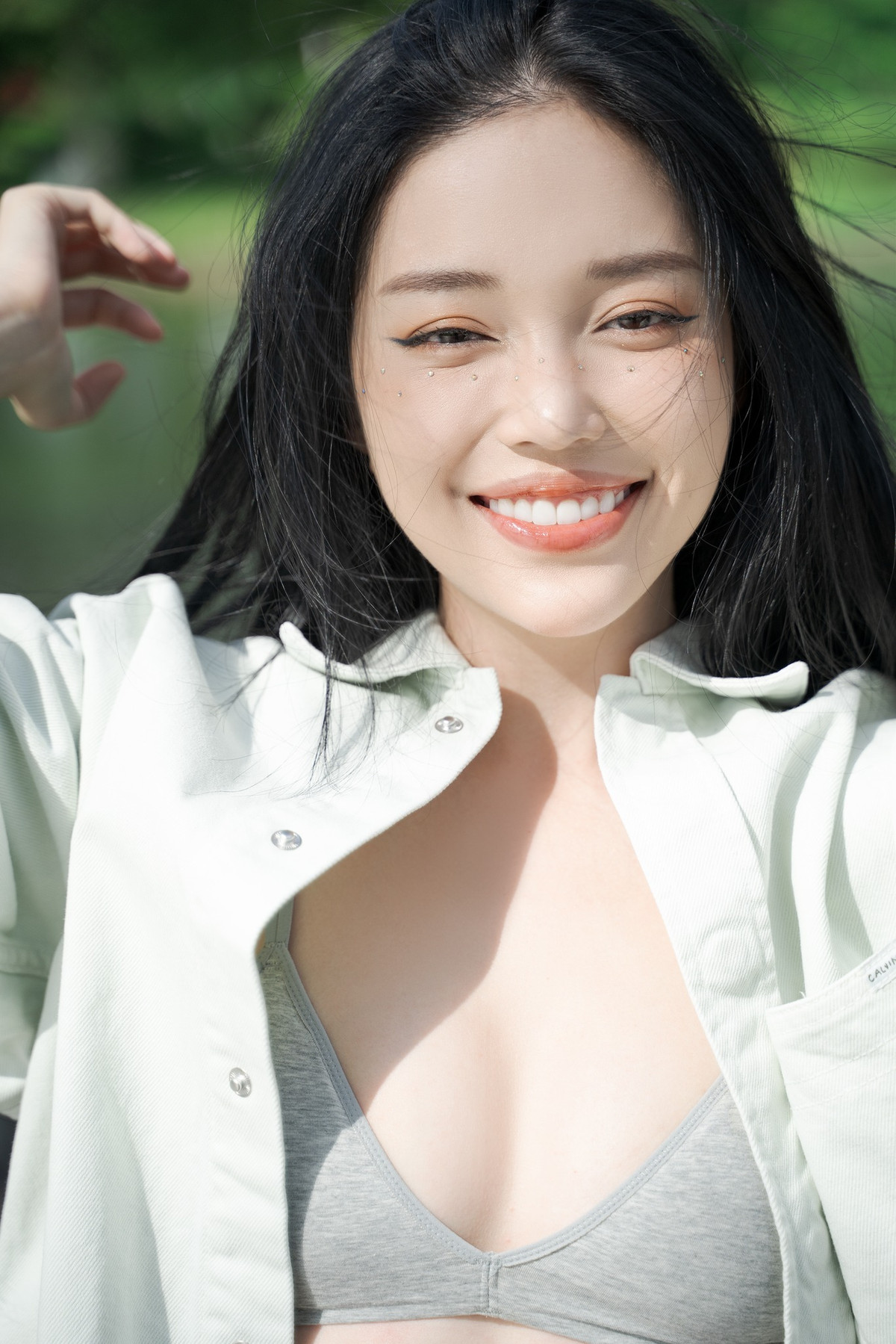 Bên dưới bài đăng của nữ streamer nhận được "cơn mưa" lời khen từ cộng đồng mạng.