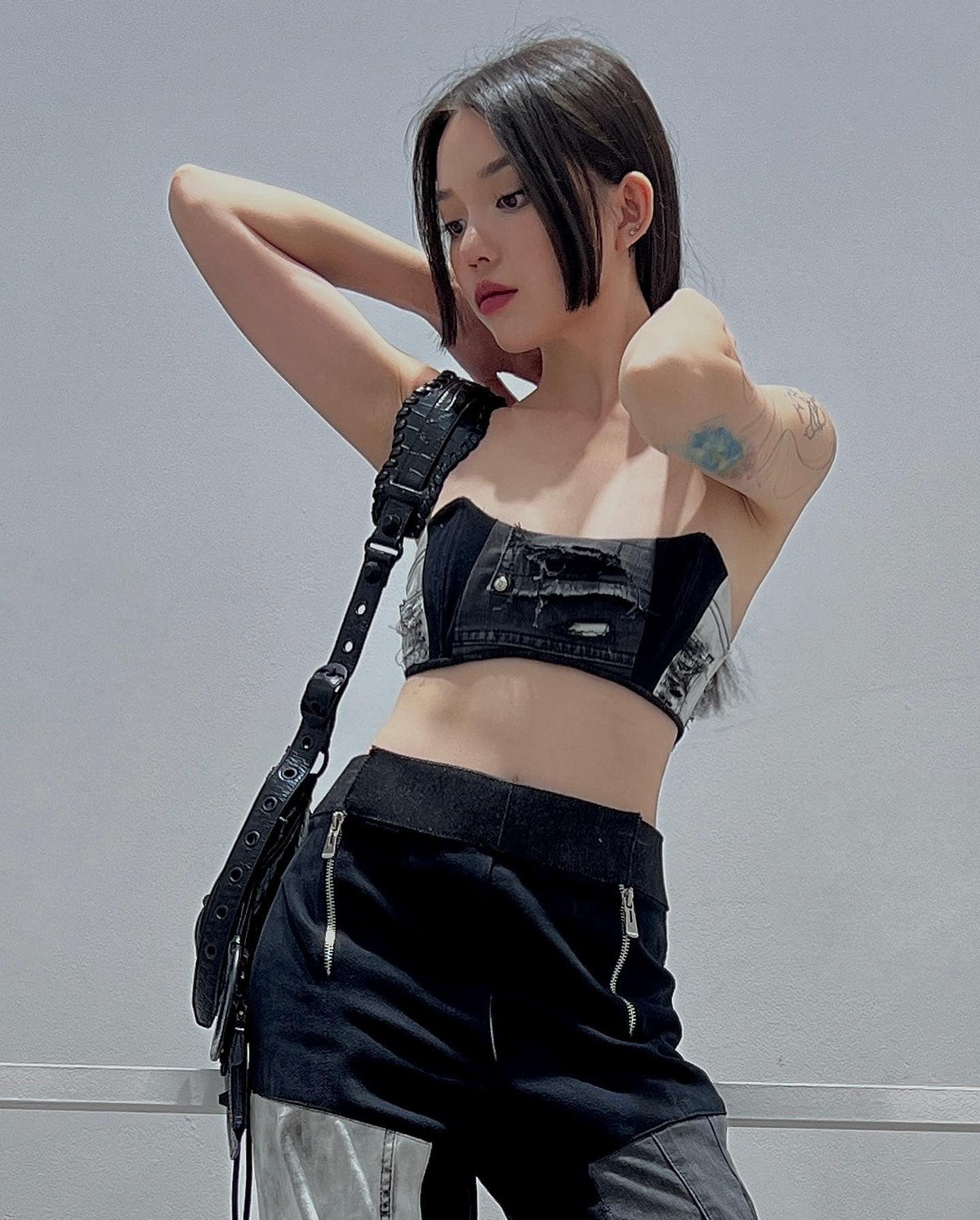 Sở hữu nhan sắc được đánh giá ngày một mặn mà, lên hương nữ streamer nhận được những lời "có cánh", chiếm trọn spotlight mỗi khi xuất hiện.