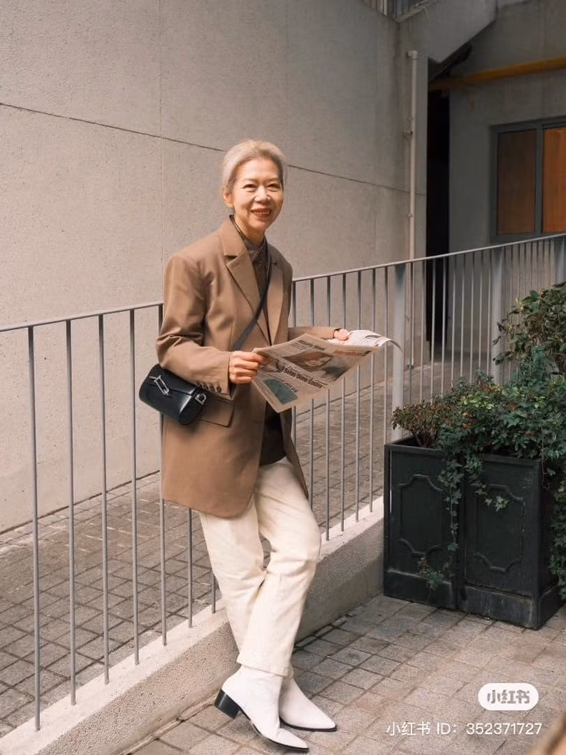 Đặc biệt, ngắm nhìn thêm những hình ảnh được bà mẹ U70 chia sẻ trên mạng xã hội, ai nấy không khỏi trầm trồ.