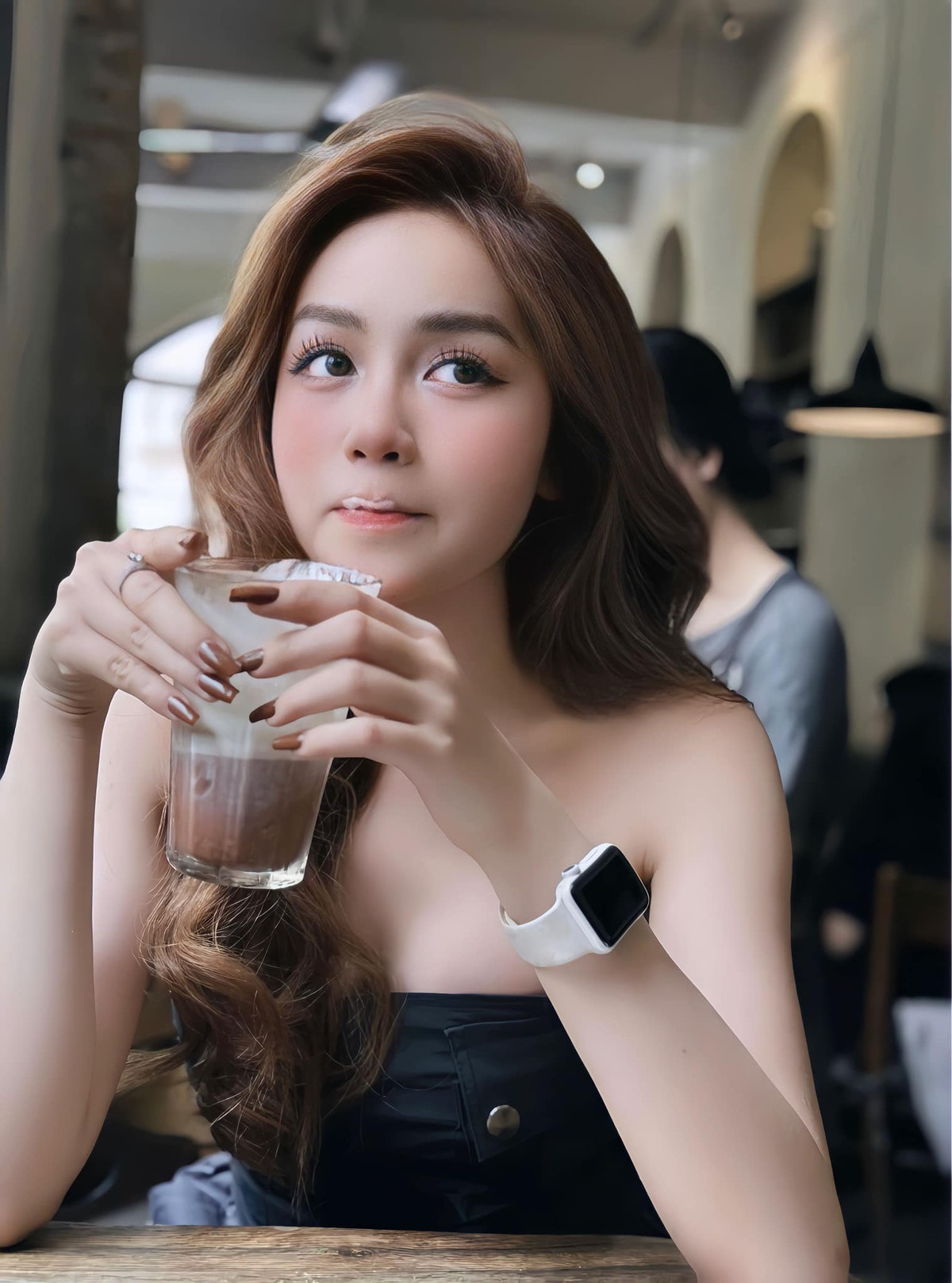 Trước sự đón nhận nồng nhiệt của đông đảo cộng đồng mạng, Trân Châu cho biết cô nàng rất vui và hạnh phúc.