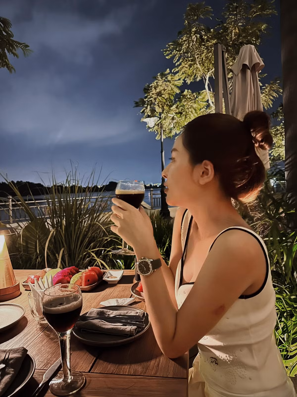 Về chuyện tình cảm Trâm Anh khá kín tiếng, thông tin cô nàng có bạn trai chỉ là đồn đoán của netizen, bản thân Trâm Anh chưa lên tiếng xác nhận. Ảnh: FBNV