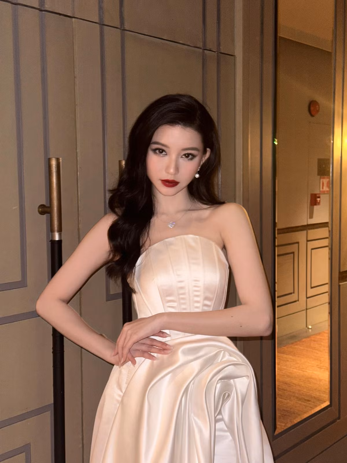 Cách đây khá lâu, hot girl Bâu công khai "khóa môi" cô nàng tomboy Lê Kim Phụng. Cả hai không mấy ngần ngại với việc công khai tình yêu lên MXH.