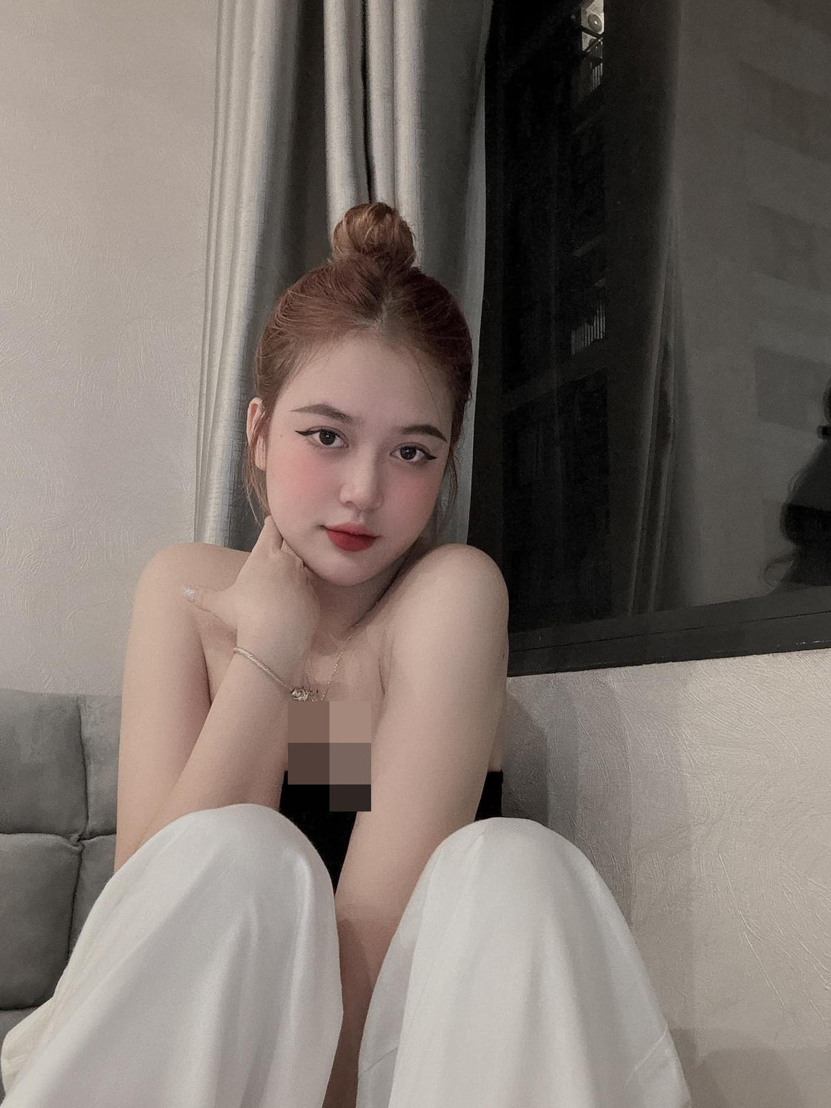 Trải qua một lần sinh nở, Diễm Quỳnh về dáng nhanh chóng nhờ sử dụng đai nịt bụng, ăn uống và tập luyện điều độ.