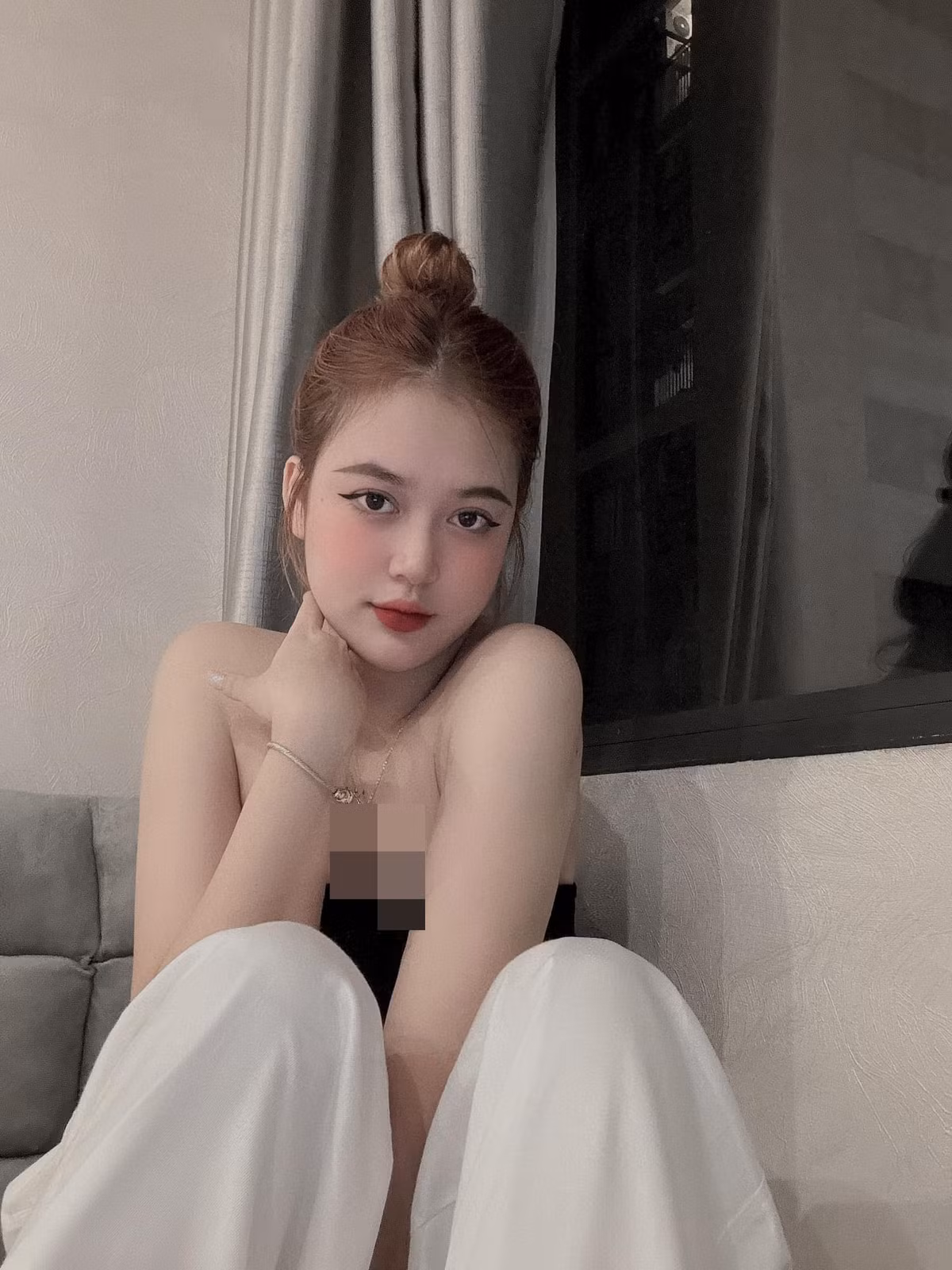 Trải qua một lần sinh nở, Diễm Quỳnh về dáng nhanh chóng nhờ sử dụng đai nịt bụng, ăn uống và tập luyện điều độ.