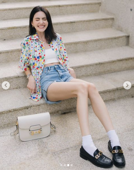 Mới đây nhất, người đẹp Thái Lan chia sẻ loạt hình ảnh khoe vóc dáng với phong cách năng động và nhận được nhiều lời khen.