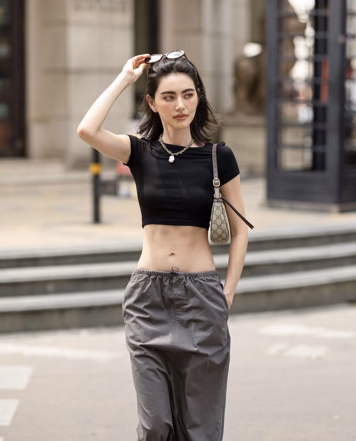 Cô từng là một trong những sao nữ 9X được săn đón nhất nhì Thái Lan nhờ sở hữu gương mặt sắc sảo và vóc dáng đẹp đáng ghen tị.