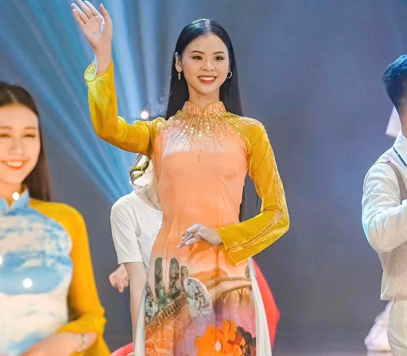 Tiết lộ về dự định cá nhân trong tương lai, Ngân Hà muốn theo đuổi con đường kinh doanh hơn là dấn thân vào showbiz. Ảnh: FBNV