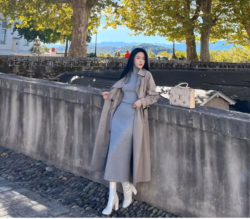 Theo dõi trang cá nhân có thể thấy, kể từ ngày yêu Quang Hải hot girl Hà thành chăm diện trang phục bó sát khoe vóc dáng xinh đẹp của mình.