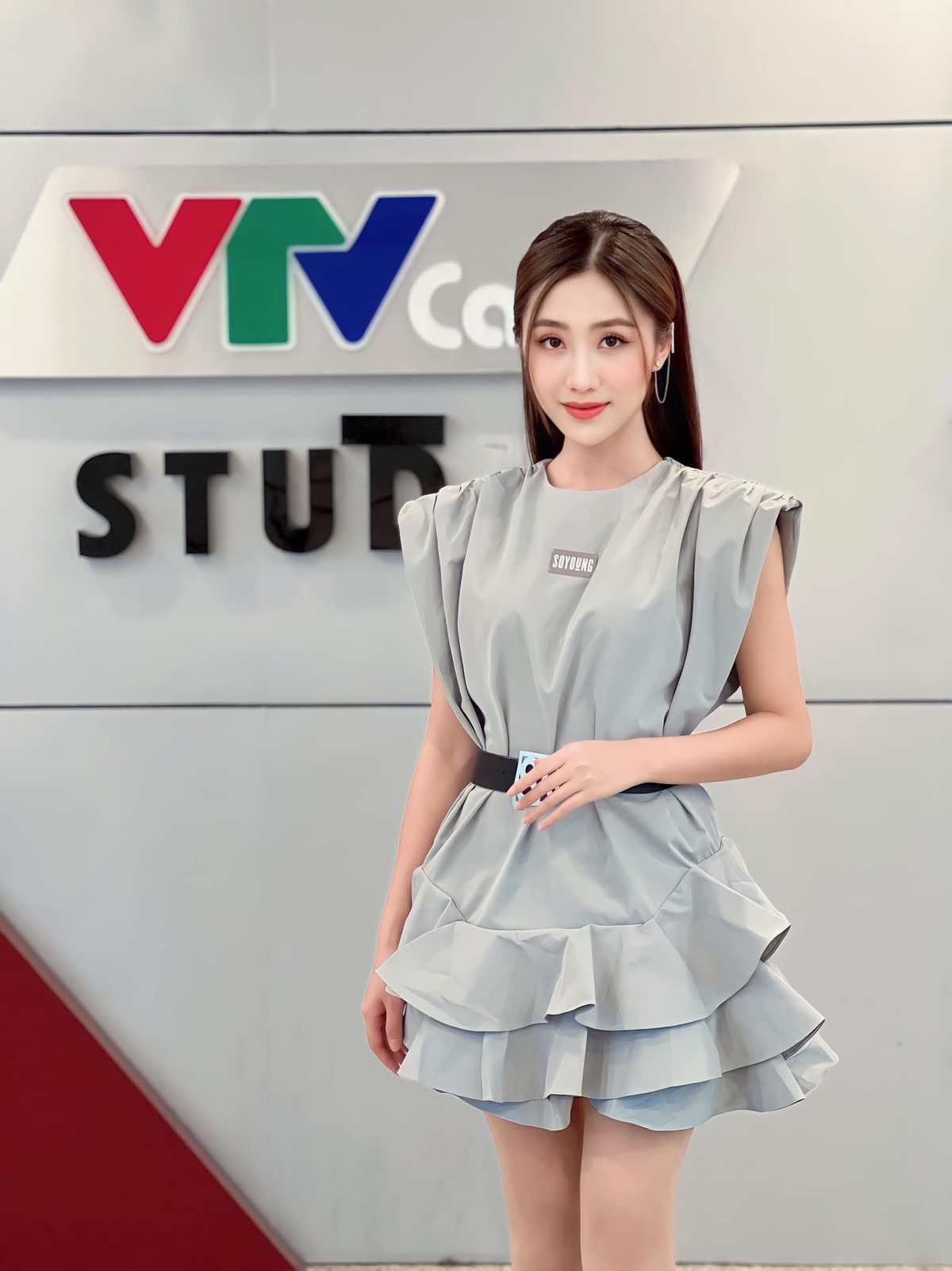 Trang TikTok cá nhân của cặp đôi MC VTV này chuyên được dùng để đăng tải những khoảnh khắc yêu đương, dỗi hờn, nhớ nhung khi yêu.