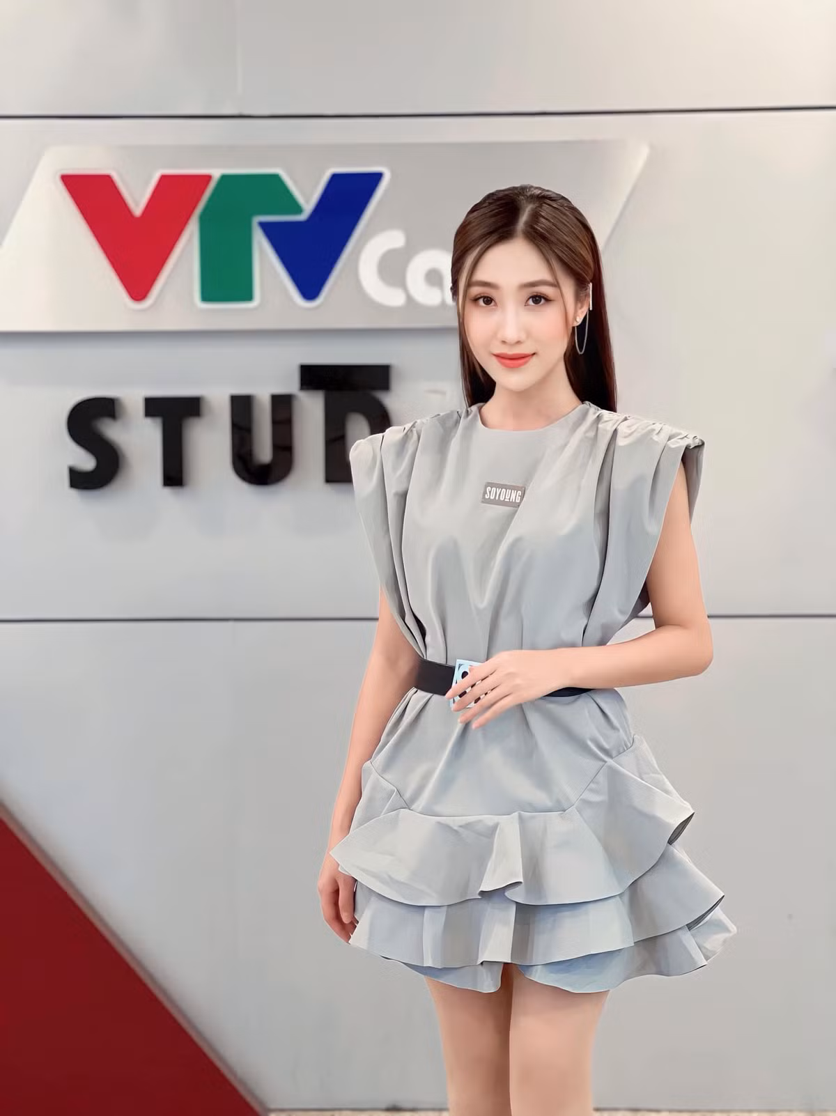 Trang TikTok cá nhân của cặp đôi MC VTV này chuyên được dùng để đăng tải những khoảnh khắc yêu đương, dỗi hờn, nhớ nhung khi yêu.