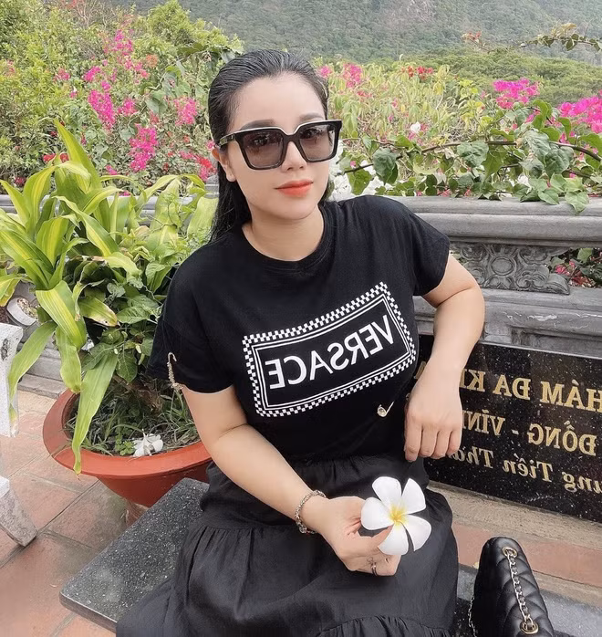 Không chỉ sở hữu nhan sắc xinh đẹp, Khánh Linh còn được biết tới như một người phụ nữ đảm đang, mạnh mẽ.