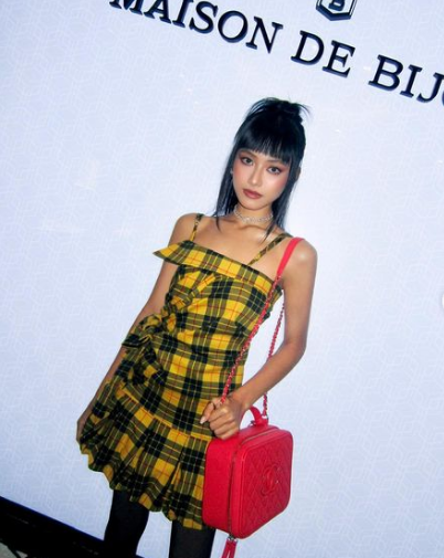 Với năng lượng làm việc không biết mệt mỏi, Maytracyy thường đổi mới bản thân, biến hóa nhiều phong cách giúp buổi chụp hình sống động và ekip không bị nhàm chán.