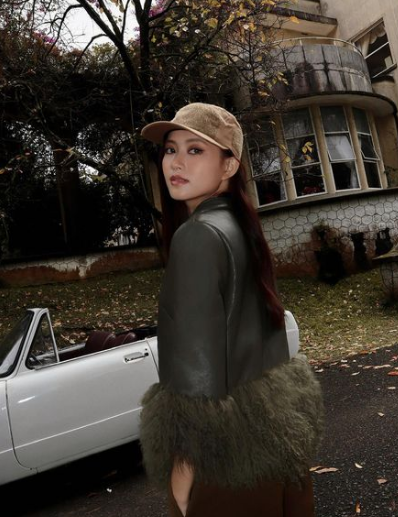 Xuân Mai được ví là hình mẫu cho nhiều cô gái theo đuổi vẻ đẹp hiện đại.