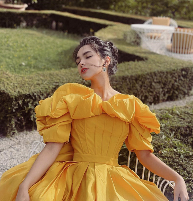 Thiên Trang vốn không phải là cái tên xa lạ khi trước đó đã được biết đến với danh xưng "bông hồng lai xinh đẹp", nổi bật với vẻ ngoài lai 3 dòng máu là Việt Nam - Trung Quốc - Thái Lan.