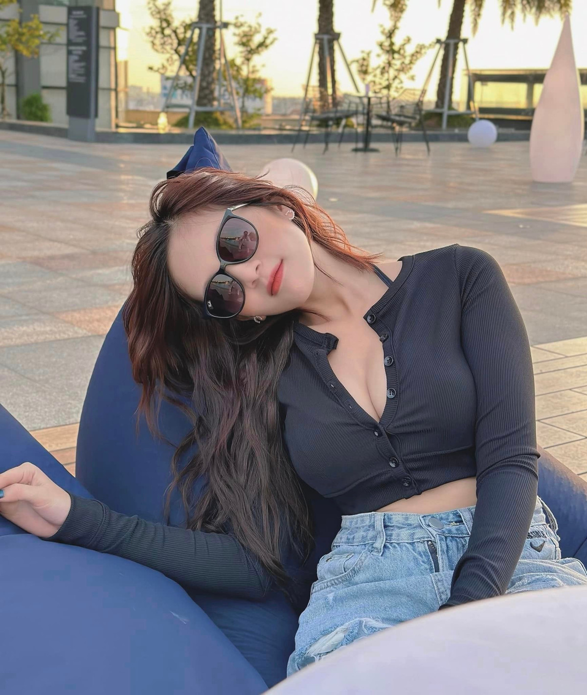 Mỹ nhân đang làm mưa làm gió VTV với những vai diễn ấn tượng, cô cũng thường xuyên lọt top sao đẹp từ phong cách ngoài đời cho đến khi xuất hiện trên màn hình.