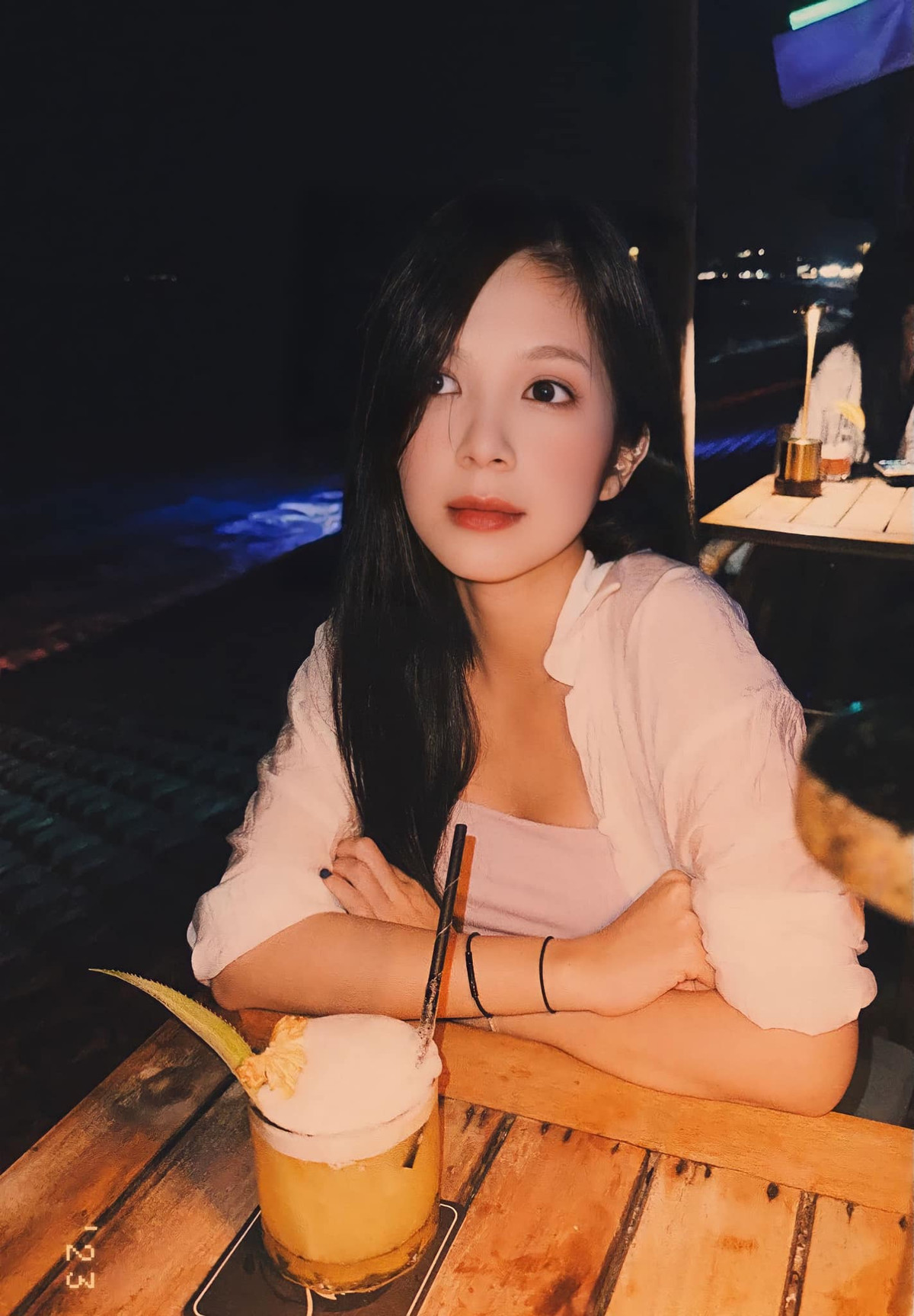 Trước đây cô nàng nổi tiếng trên MXH khi là hot girl, người mẫu ảnh. Hiện tại Ngọc Huyền là nữ diễn viên tiềm năng, gây chú ý nhờ gương mặt xinh đẹp, nhan sắc trong sáng.