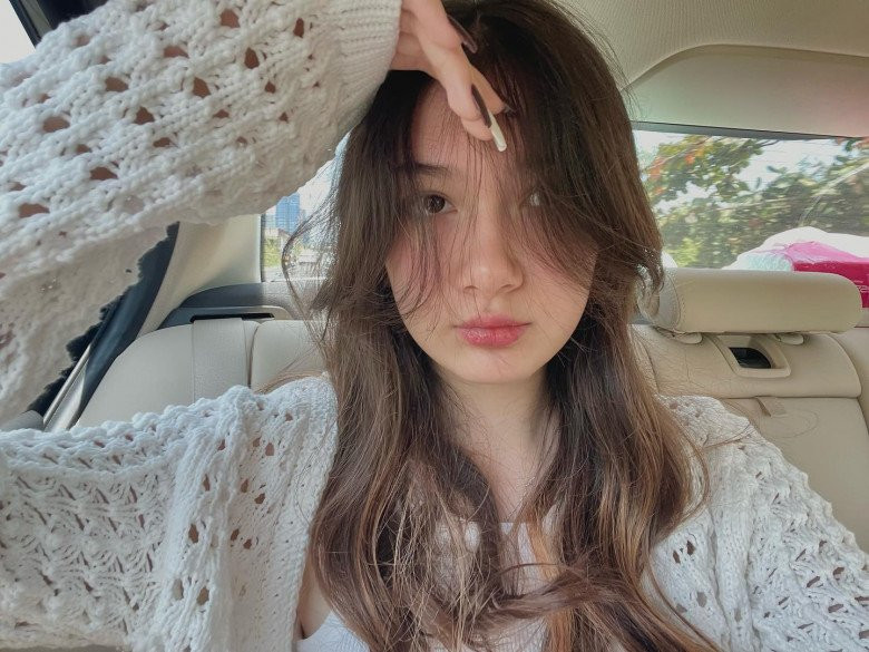 Em gái Đặng Văn Lâm là Đặng Thanh Giang, mới chỉ 16 tuổi nhưng cô đã sở hữu chiều cao 1m77 ấn tượng.