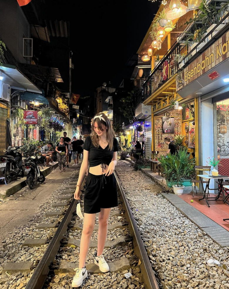 Thanh Giang thường xuyên chia sẻ những khoảnh khắc đời thường vui nhộn lên mạng xã hội.