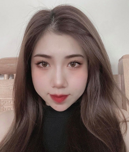 Vóc dáng mảnh mai nhưng vòng nào ra vòng nấy quyến rũ của Nguyễn Thị Nụ giúp cho mỗi bức ảnh của cô đều nhận về vài nghìn like.