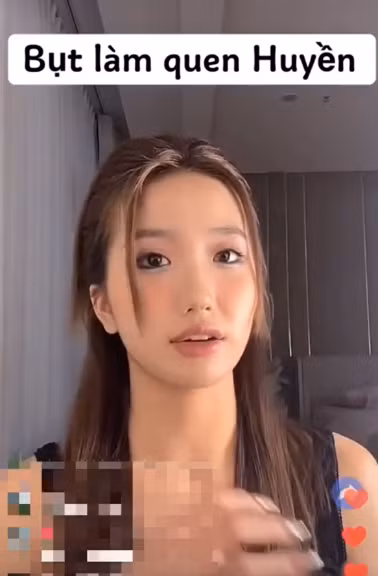 Mới đây, Lê Thị Khánh Huyền gây chú ý khi lần đầu tiết lộ cách ông xã chủ động làm quen và tán tỉnh cô trong một livestream. Ảnh: Cắt ra từ clip