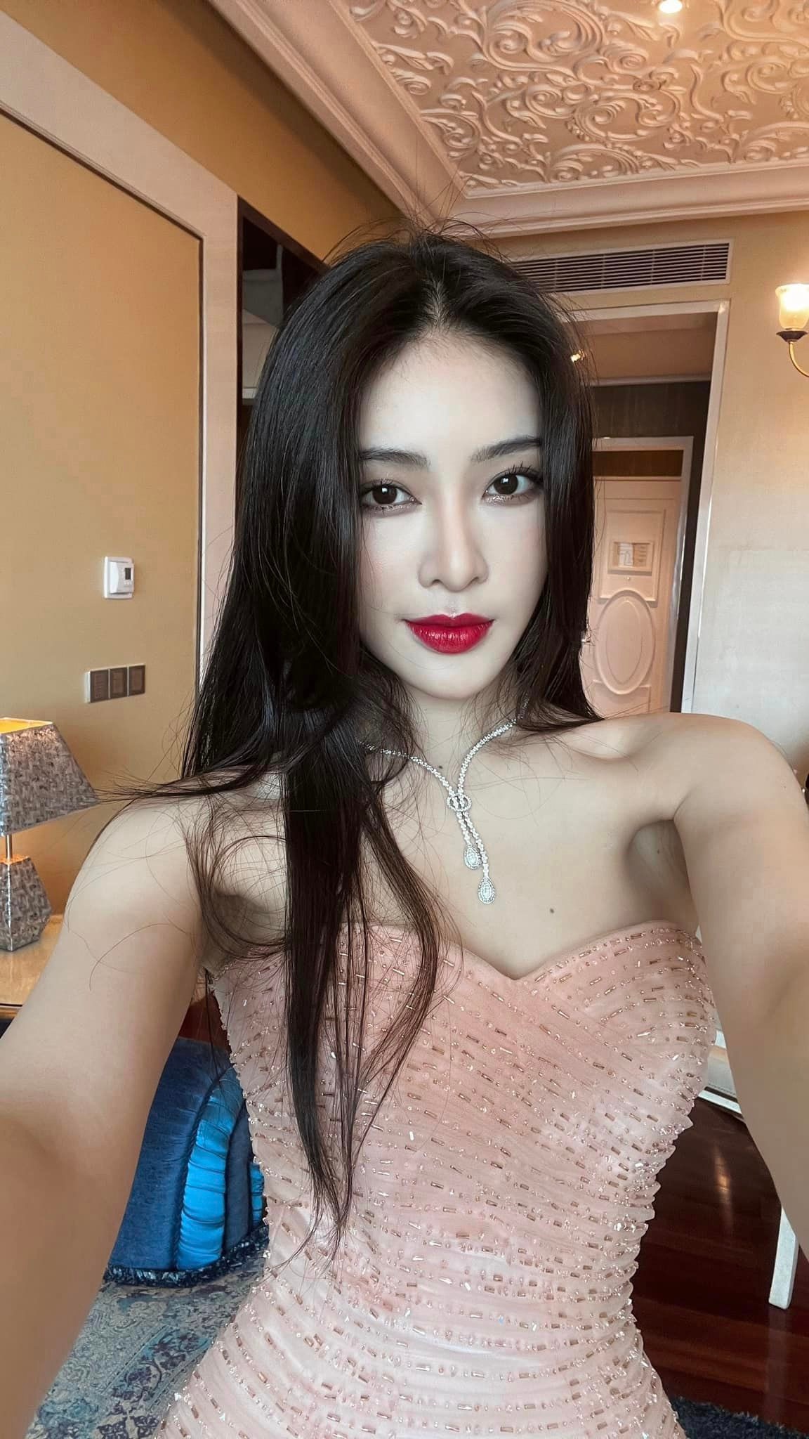 Trương Diệu Linh hiện tại khá im hơi lặng tiếng, thường xuyên tham gia các sự kiện thời trang. Cô dành thời gian đi du lịch, nghỉ dưỡng hạng sang.