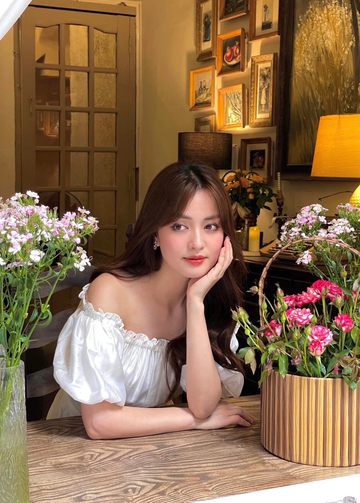 Một trong những lý do giúp hot girl Thái Nguyên được nhiều người chú ý là nhờ ngoại hình xinh đẹp.