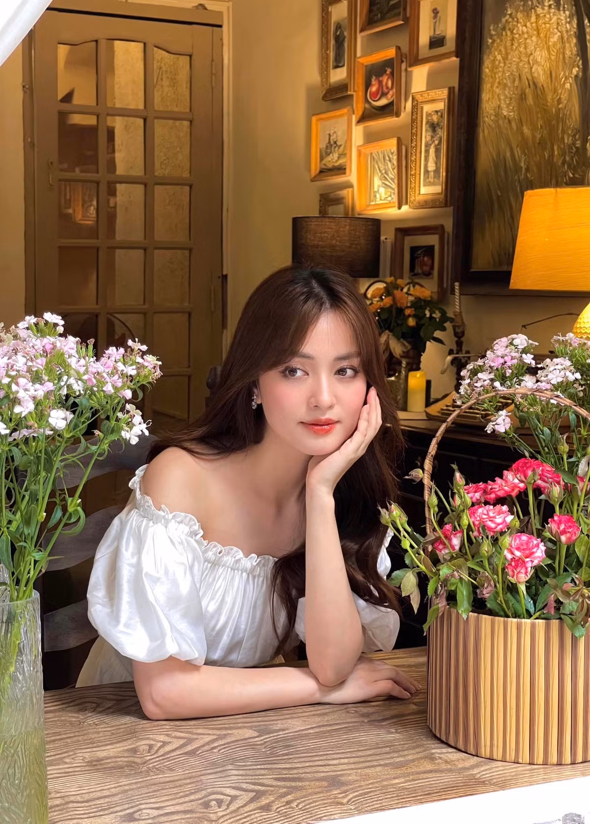 Một trong những lý do giúp hot girl Thái Nguyên được nhiều người chú ý là nhờ ngoại hình xinh đẹp.