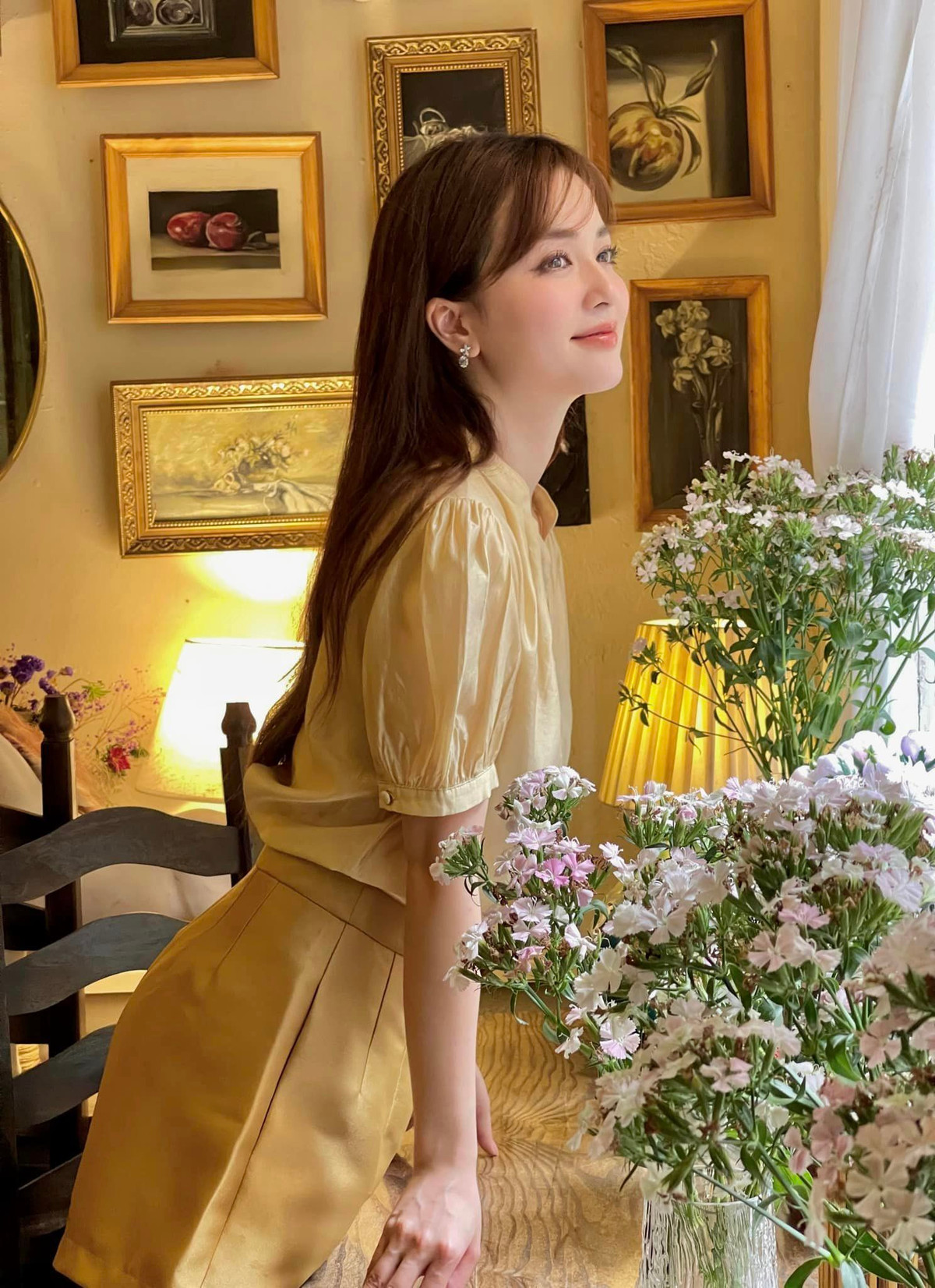 Được biết, gái xinh Hồ Liên từng theo học Đại học Y Dược - Đại học Thái Nguyên. Tuy nhiên, hiện tại cô không theo đuổi công việc lên quan đến ngành học.