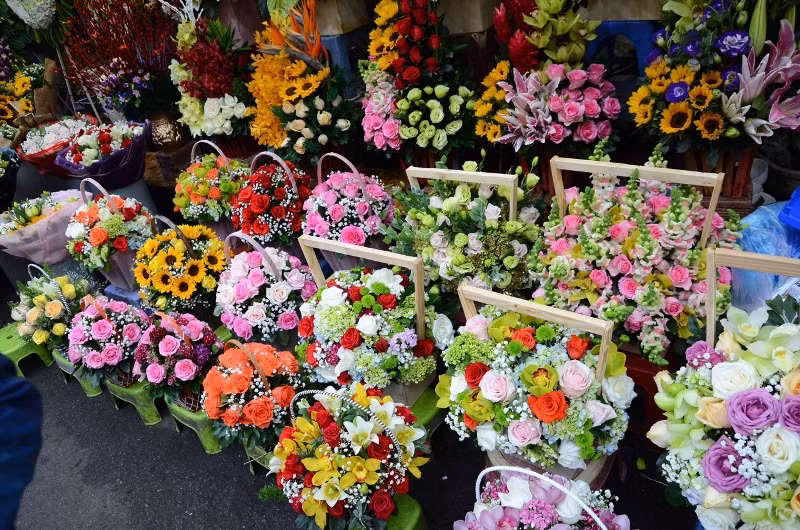 Chợ từ lâu đã giúp người lao động có việc làm ổn định; tạo thu nhập cho bản thân và gia đình, góp phần nâng cao chất lượng sống của nhân dân trên địa bàn phường 1, quận 10.