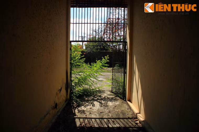 Khi Nhật đảo chính Pháp ngày 9/3/1945, quản tù Nguyễn Văn Lợi đã mở ngục cho gần 500 tù nhân thoát ra ngoài, trong đó có hàng trăm tù chính trị. Đó chính là những hạt giống cách mạng lãnh đạo phong trào cho đấu tranh của mảnh đất Hà Tiên.