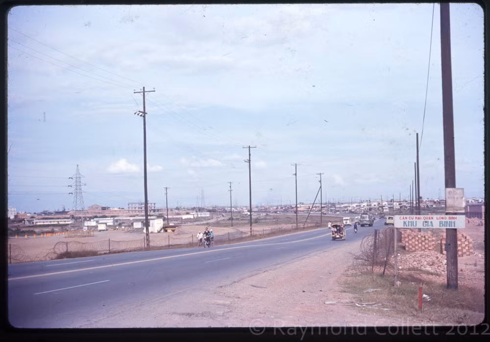 Khung cảnh ngoại ô Sài Gòn.