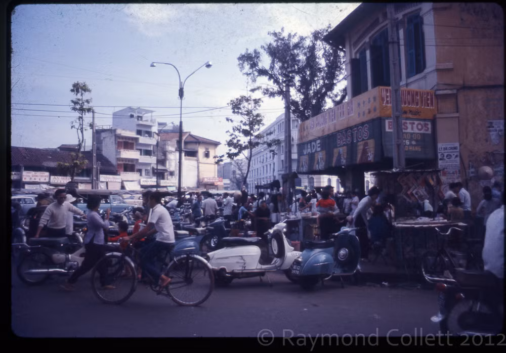 Khu Chợ Cũ ở đại lộ Hàm Nghi.