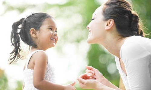 Giải pháp: Nếu bạn mắc phải lỗi này thì bạn cần học cách tiết chế cảm xúc của mình lại. Mọi thứ xung quanh từ công việc cho đến những đứa trẻ của bạn sẽ tốt hơn nếu bạn có thể làm cho chính mình tốt hơn.